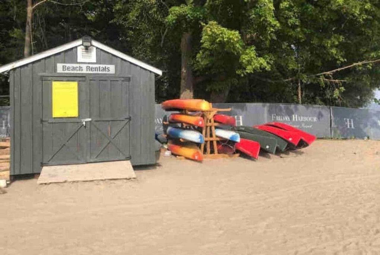 Stunning Stayz At Friday Harbour Beach Marina Resort Lake Simcoe Innisfil Екстер'єр фото